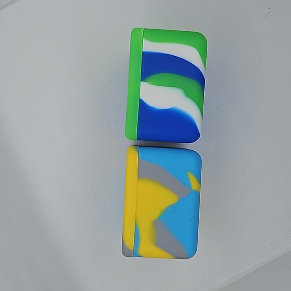 Silicone Container - Picture 2 of 4